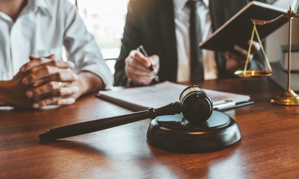 Judges Female lawyers Consultation of business